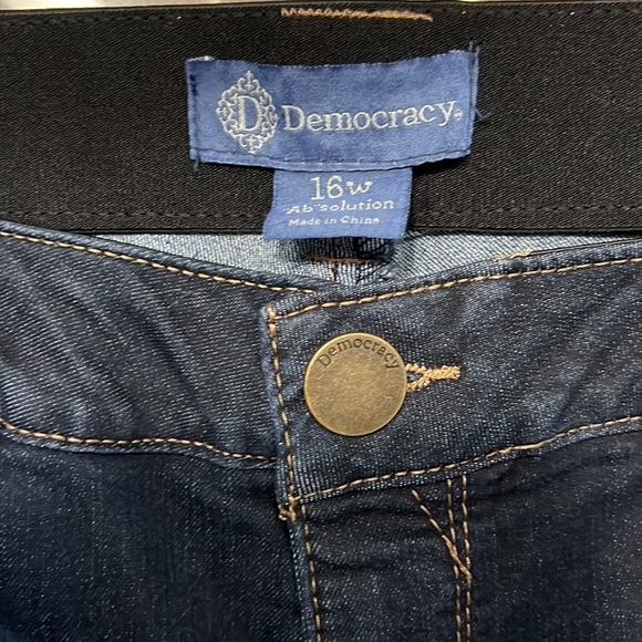 Democracy Plus Size "Ab"solution® Bermuda Stretch Denim Shorts - Picture 8 of 15